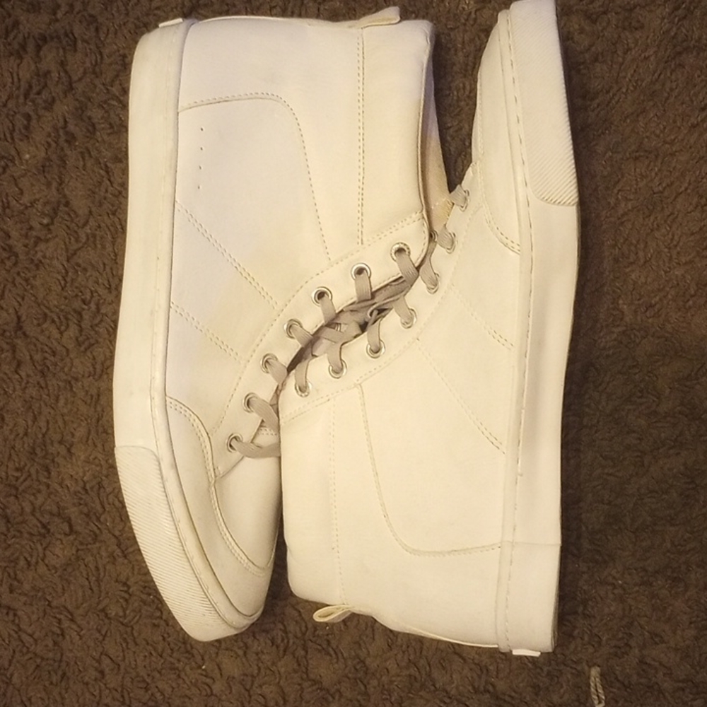 Old navy chuck Taylor shoes